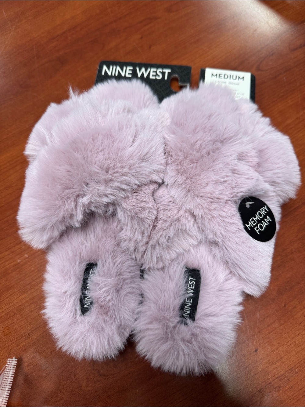 Nine west slippers size 7/8 // 092345